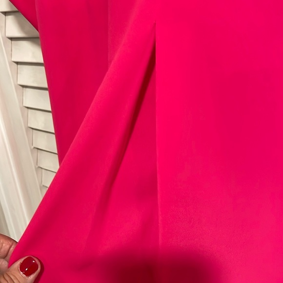 NWOT Pink Fushia V-Neck Short Sleeve Slip on Tunic Blouse, Size Small - Picture 3 of 6